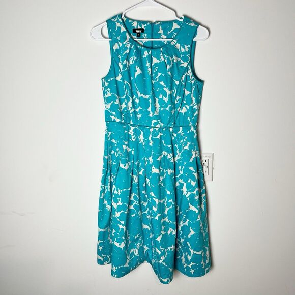 Talbots Blue Floral A-line Dress Pockets Fit And Flare 6P 205 - Picture 1 of 7